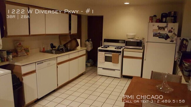 Building Photo - 1222 W Diversey Pkwy