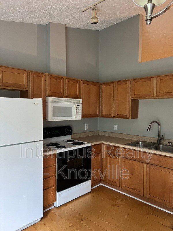 Building Photo - 7361 Carowinds Ln