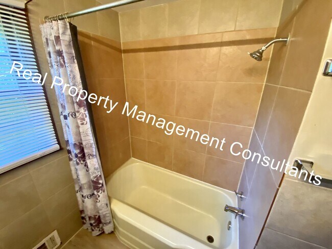 Building Photo - $500 Rent Credit on 3 Bedroom Home