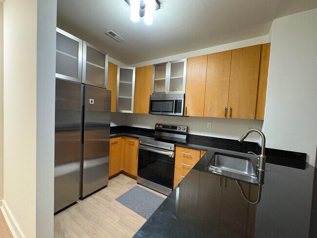 Building Photo - 24 Ave at Port Imperial