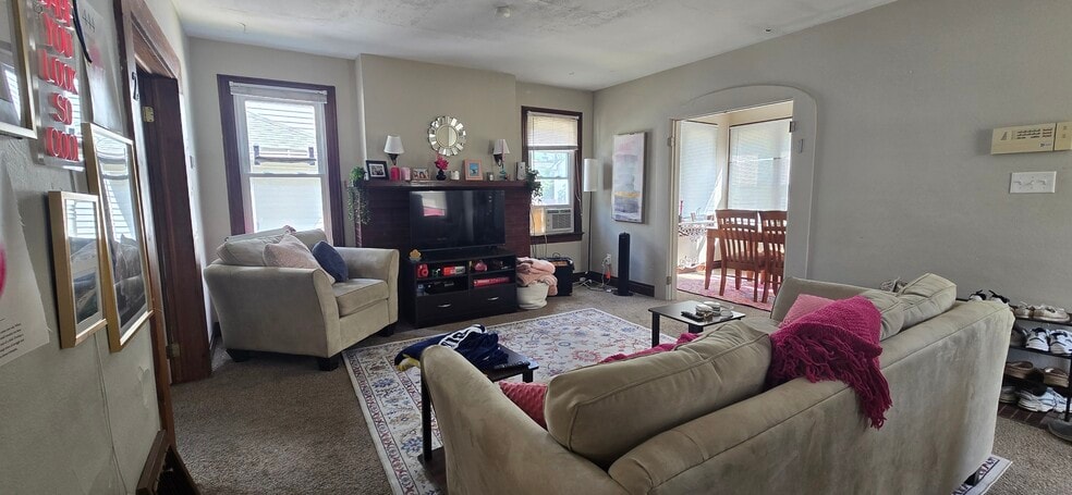 Living room - 109 Hill St