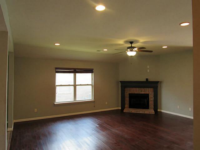 Building Photo - 17516 Black Hawk Dr