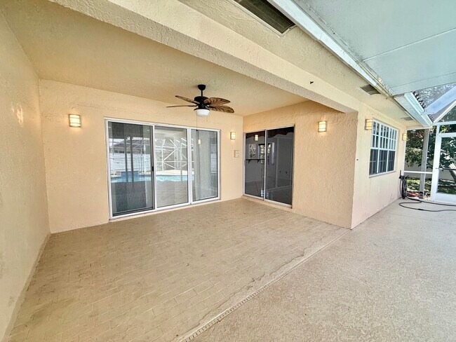 Building Photo - 10579 Pebble Cove Ln