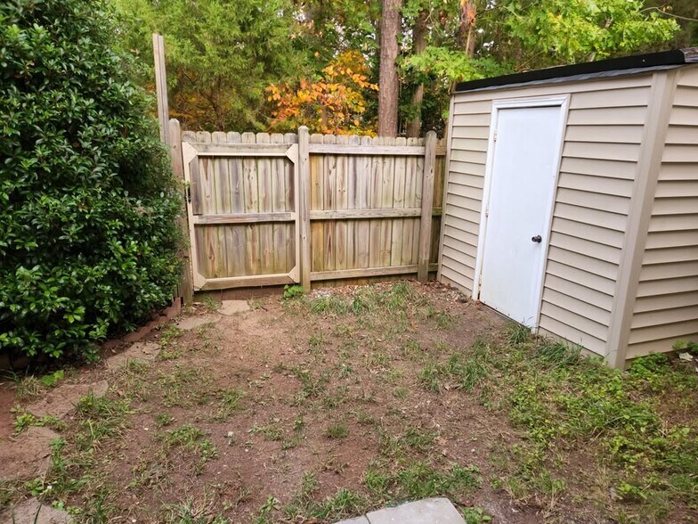 Building Photo - 7732 Crown Crest Ct