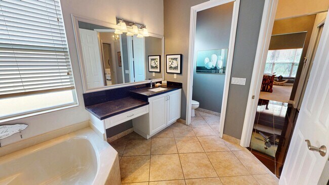 Building Photo - 11206 SW Apple Blossom Trail