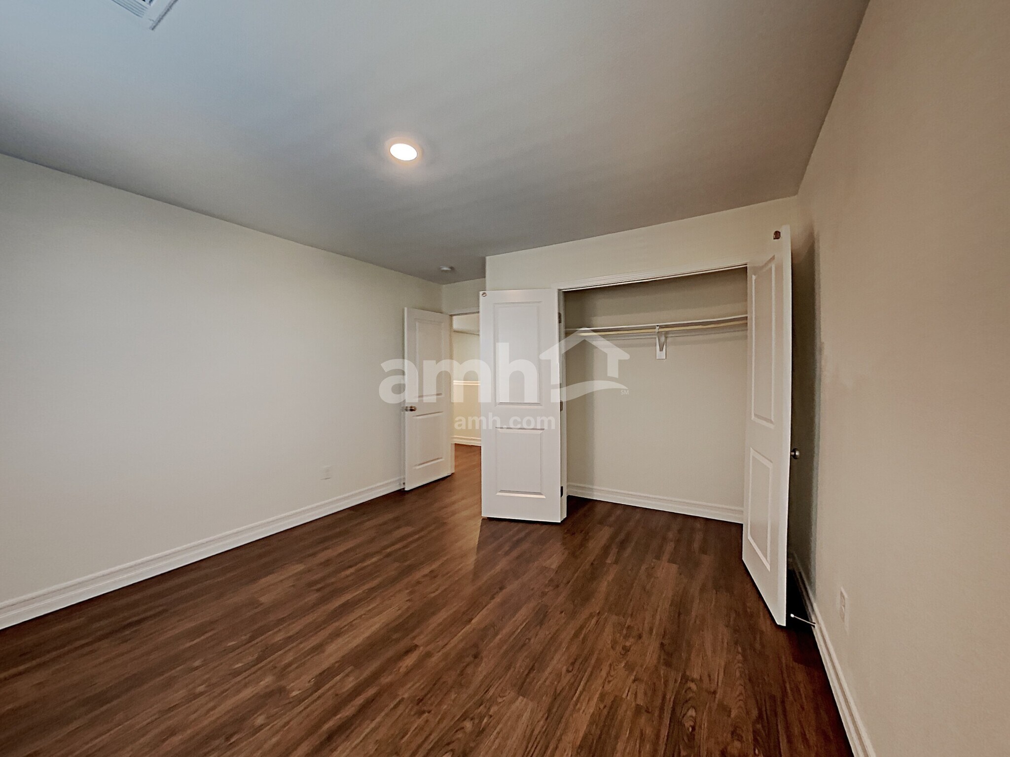 Building Photo - 5884 Petronius St