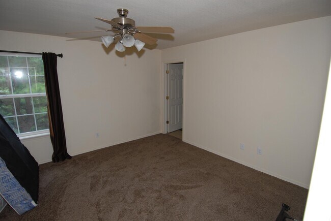 Building Photo - 2355 Skyler Dr