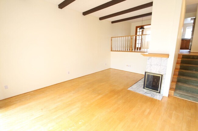 Building Photo - Super Spacious 2-Bedroom + Office 2.5-Bathroom La Jolla UTC Townhome with 2-car garage