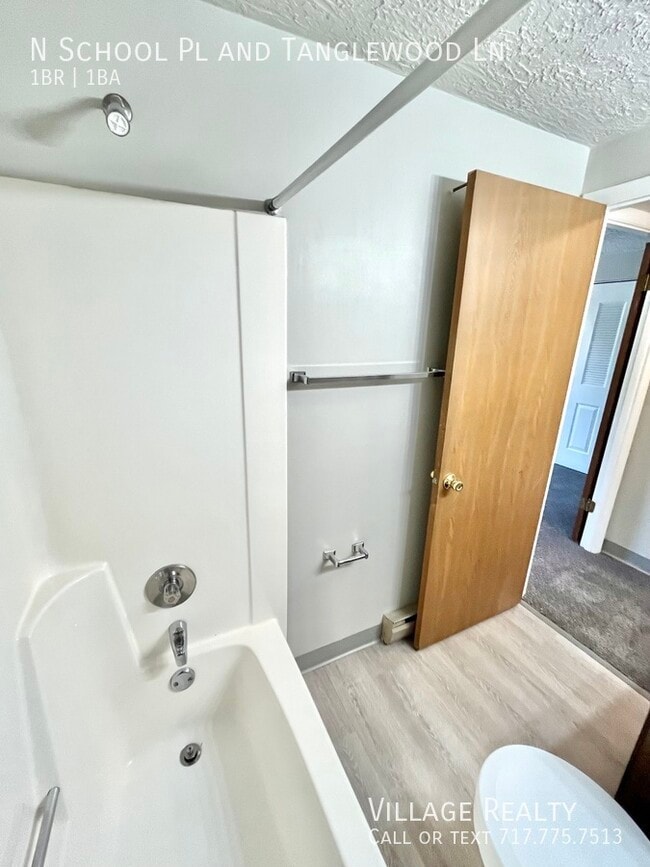 Building Photo - 335 N School Pl