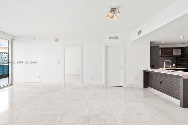 Building Photo - 200 Biscayne Blvd Way