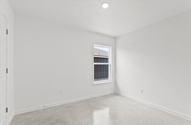 Building Photo - 911 Sevenleaf Ln