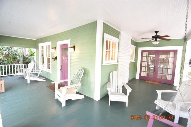 Building Photo - 810 S Packwood Ave