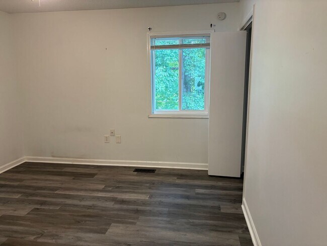 Building Photo - 108 Beaver Pond Loop