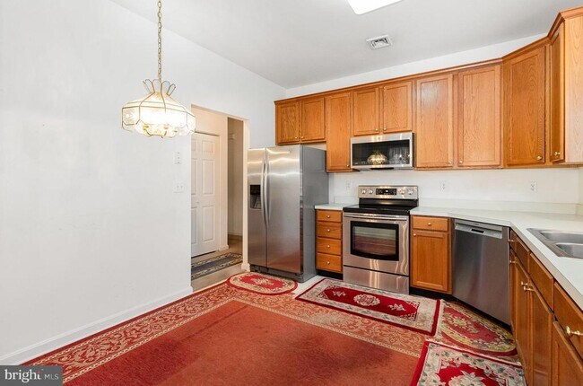 Building Photo - 660 Springhouse Ln