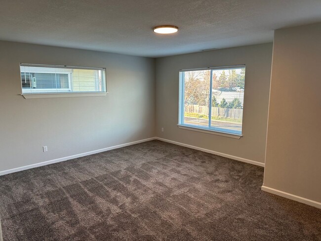 Building Photo - Brand New 3 Bed / 2.5 Bath Duplex! **$99 F...