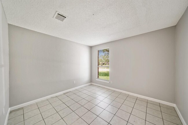 Building Photo - 11506 Fruitwood Dr
