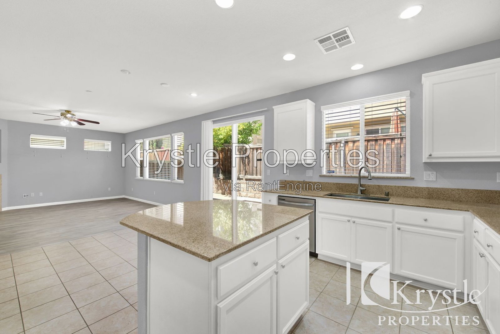 Building Photo - 1649 Roma Dr