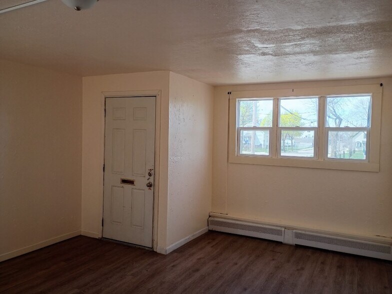 Building Photo - 2690 S 10th St