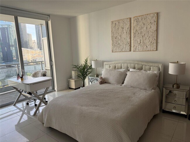 Building Photo - 90 SW 3rd St