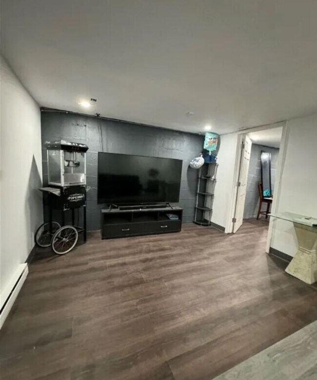 Building Photo - Osmond Duplex
