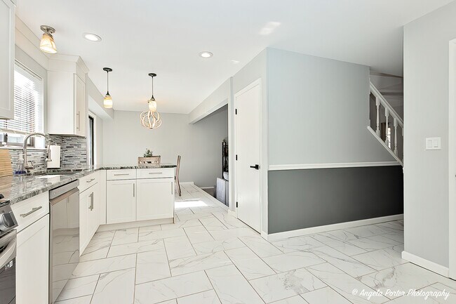 Building Photo - 638 Dordan Ct