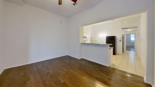 Interior Photo - Viewpointe