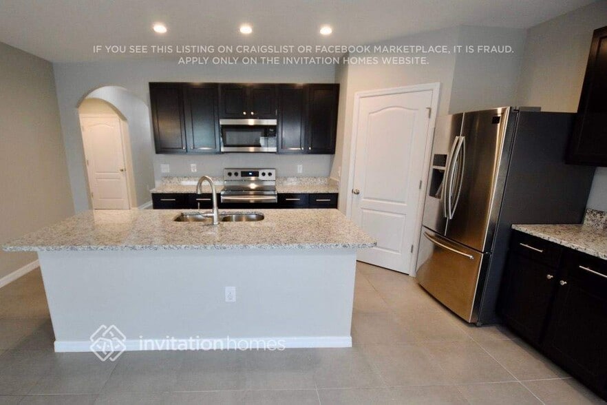 Building Photo - 15532 Rose Grove Dr