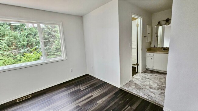Building Photo - Welcome to this beautifully remodeled 3-be...