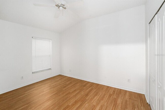 Building Photo - 295 Fareham Dr