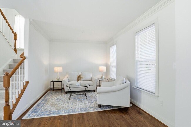 Building Photo - 1312 Volunteer Dr