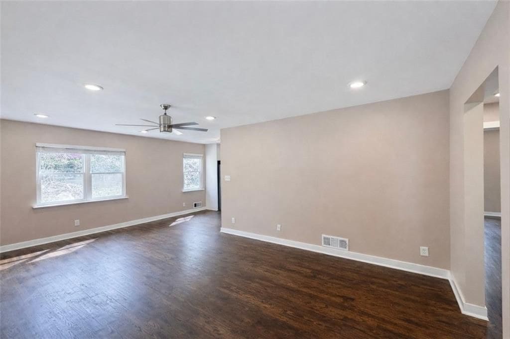 Building Photo - 1291 Lorenzo Dr SW