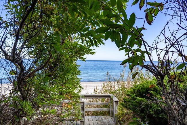 Building Photo - 3 Bemis Rd