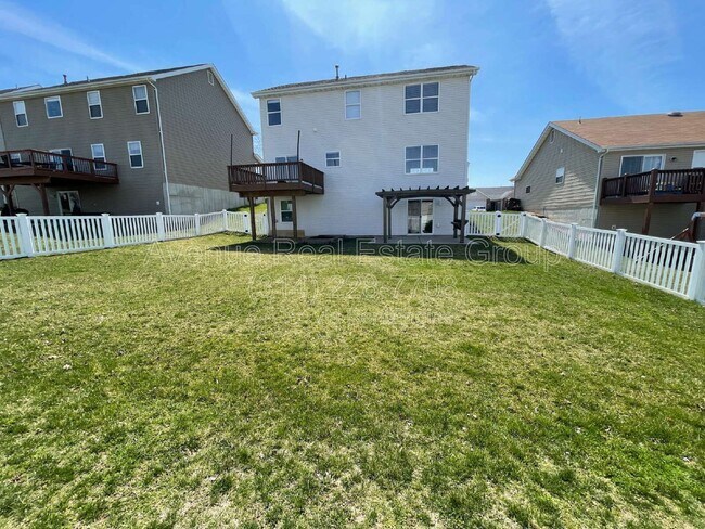 Building Photo - 5533 Emerald Pl Dr