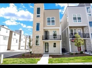 Building Photo - 11205 W 53rd Ln