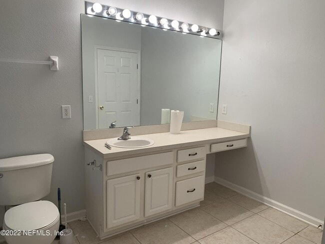 Building Photo - 7801 Point Meadows Dr