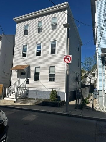 Building Photo - 6 Porter St