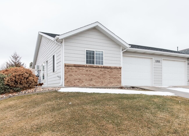 Building Photo - 1311 Sydney Dr