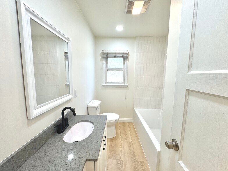 bathroom - 11720 Utah Ave