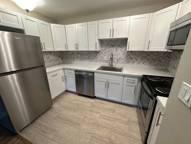 Building Photo - Newly Renovated 1 Bed / 1 Bath Condo for R...