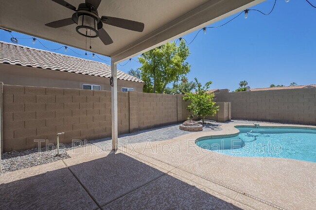 Building Photo - 1441 W Shellfish Dr