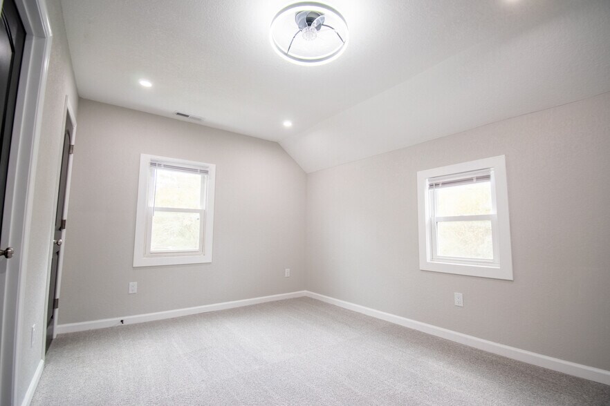 Building Photo - 79 Gillis Rd