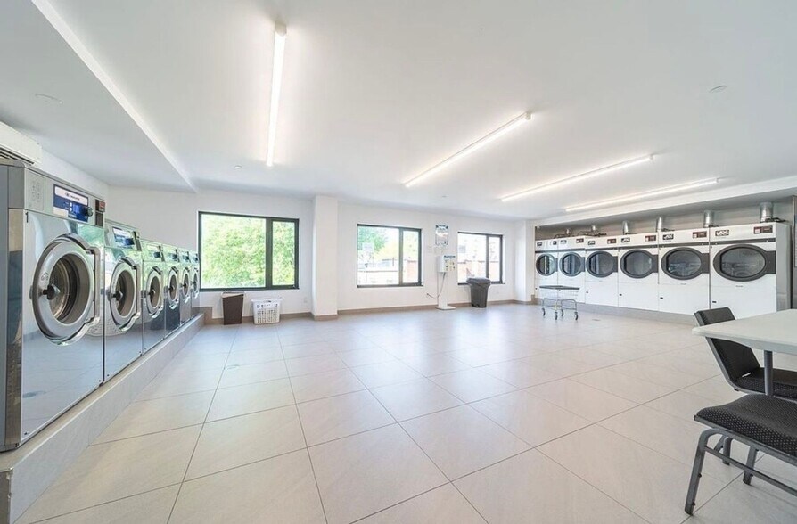 Building Photo - 62-98 Woodhaven Blvd