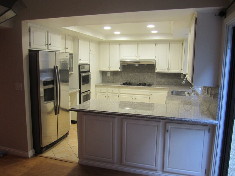 Building Photo - 848 Lincoln Blvd