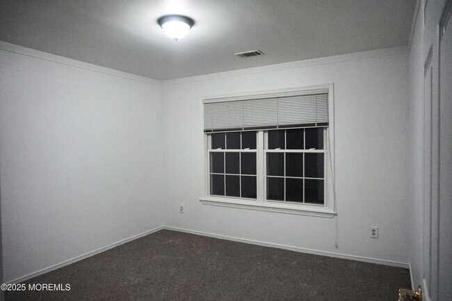Building Photo - 414 Brookview Ct