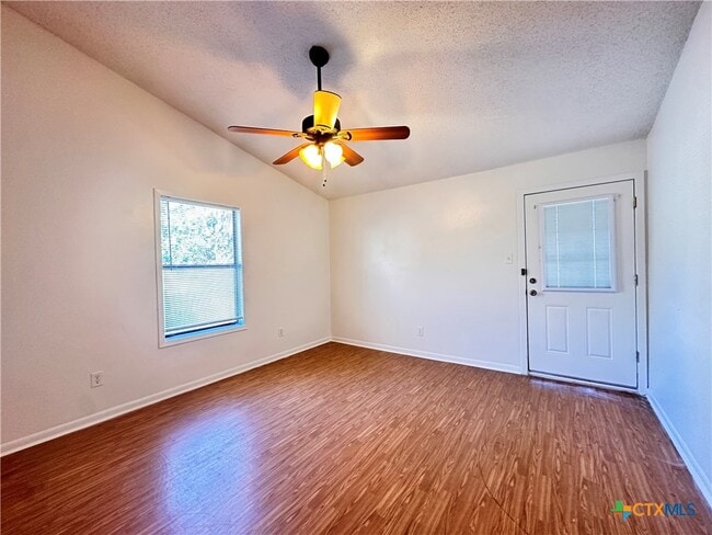 Building Photo - 899 Hillyer St