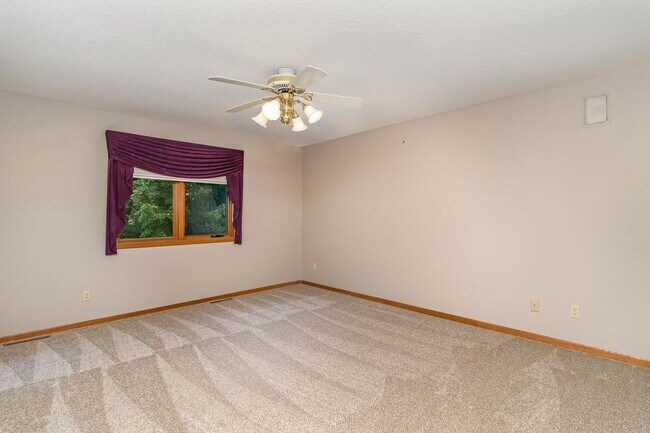 Building Photo - Beautiful Single Family home in Savage