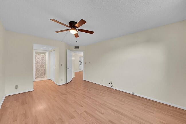 Building Photo - 1802 Eleuthera Point