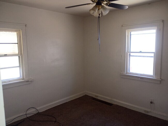 Building Photo - 17926 E Park Dr