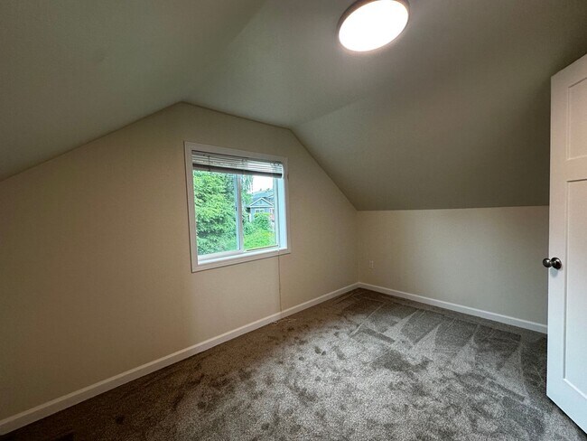 Building Photo - 3827 Wetmore Ave