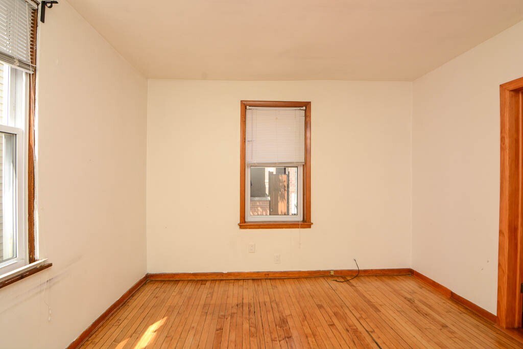 Building Photo - 2622 N Marshfield Ave